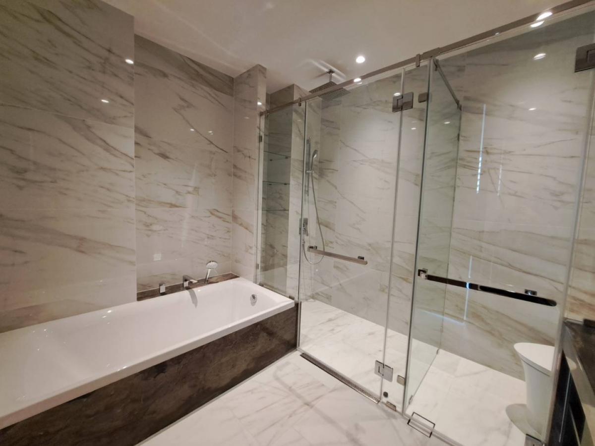 2 Bedroom Condo For Sale in Thung Mahamek, Sathon, Bangkok - Image 6