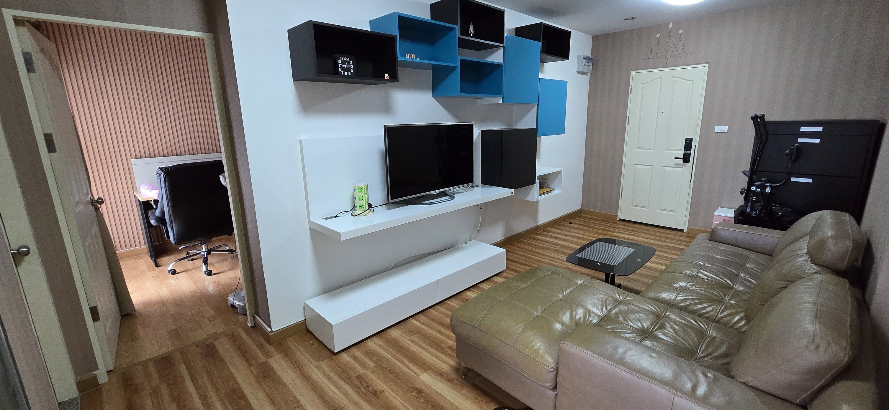 1 Bedroom Condo For Sale in Huai Khwang, Huai Khwang, Bangkok - Image 2