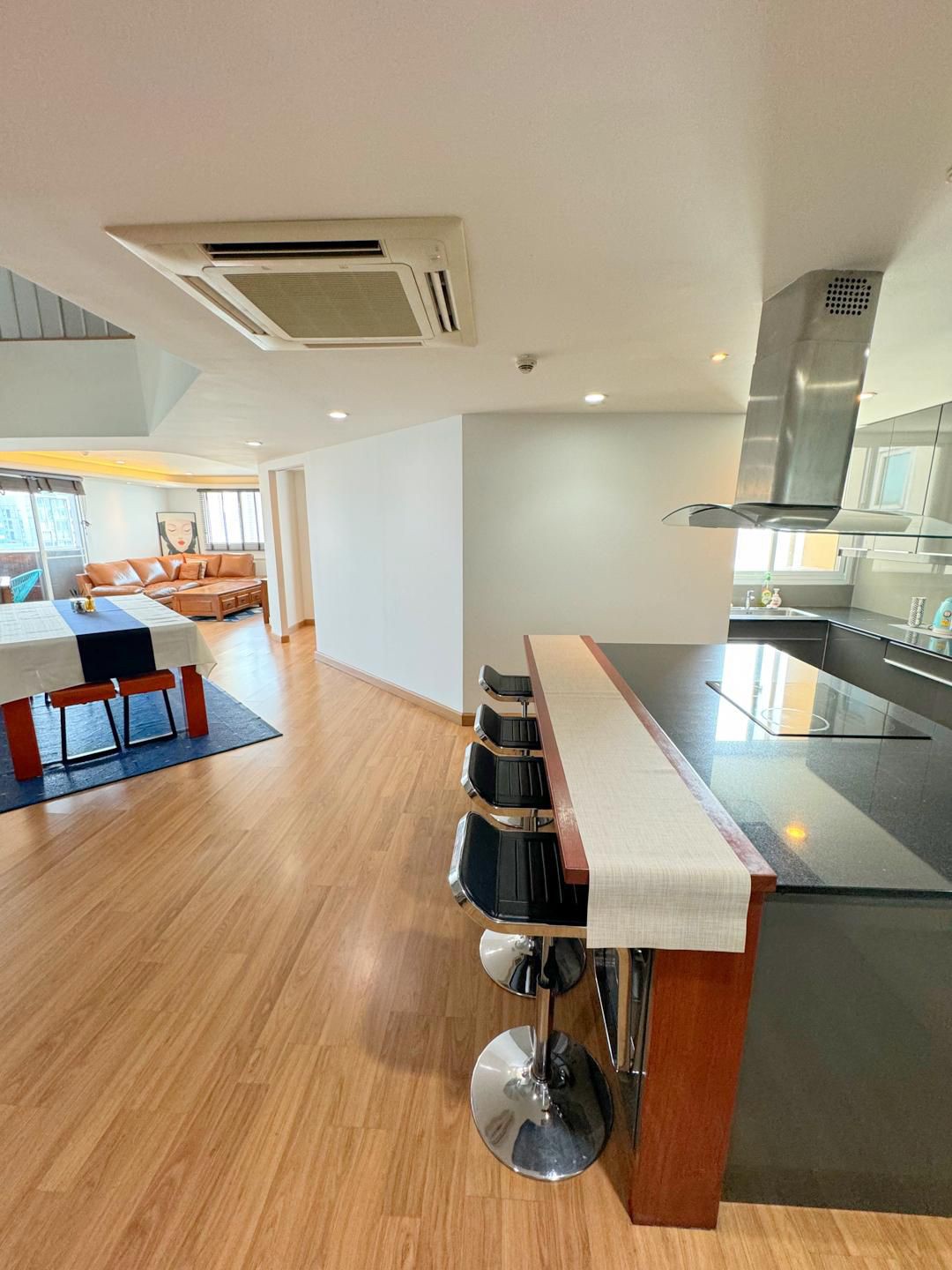 4 Bedroom Condo For Sale in Khlong Tan Nuea, Vadhana, Bangkok - Image 15
