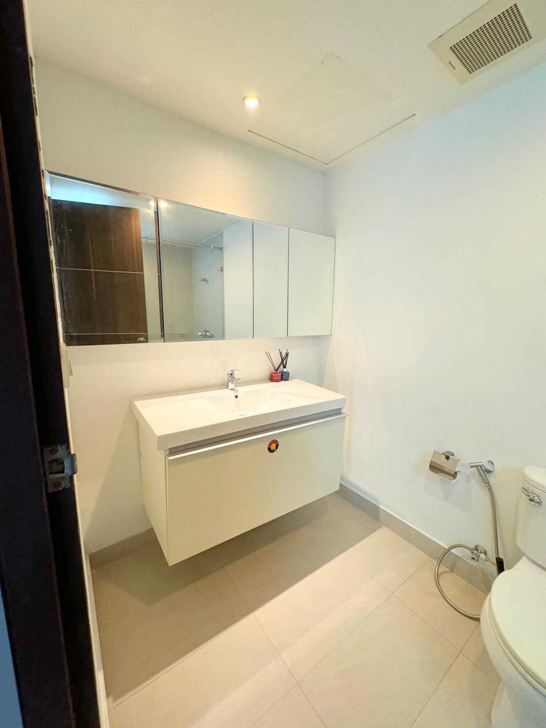 4 Bedroom Condo For Sale in Khlong Tan Nuea, Vadhana, Bangkok - Image 6