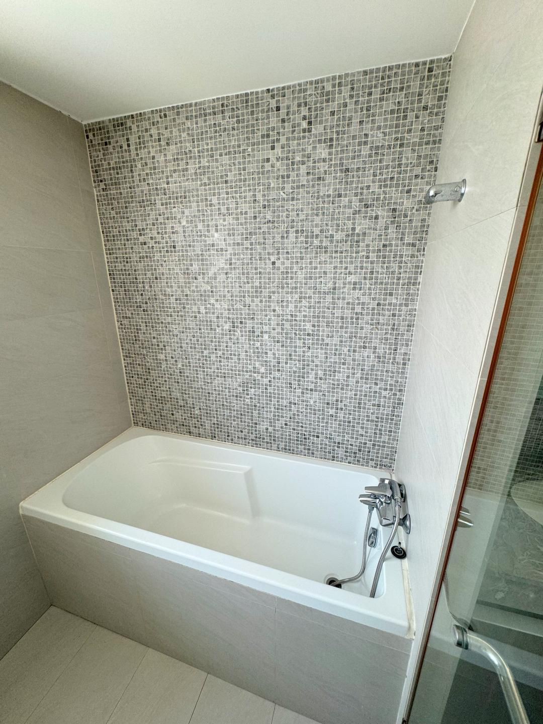 4 Bedroom Condo For Sale in Khlong Tan Nuea, Vadhana, Bangkok - Image 5