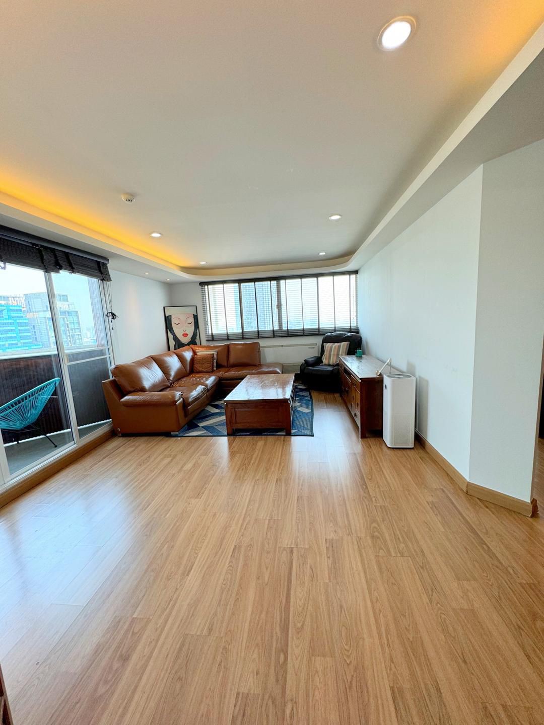4 Bedroom Condo For Sale in Khlong Tan Nuea, Vadhana, Bangkok - Image 8