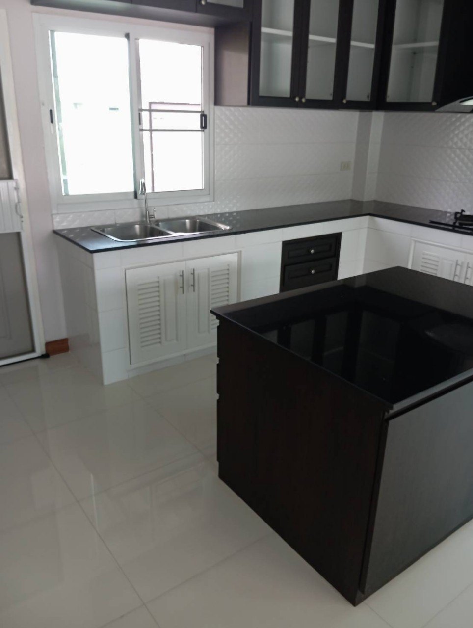 Thanaporn Park Home 5 - Image 4