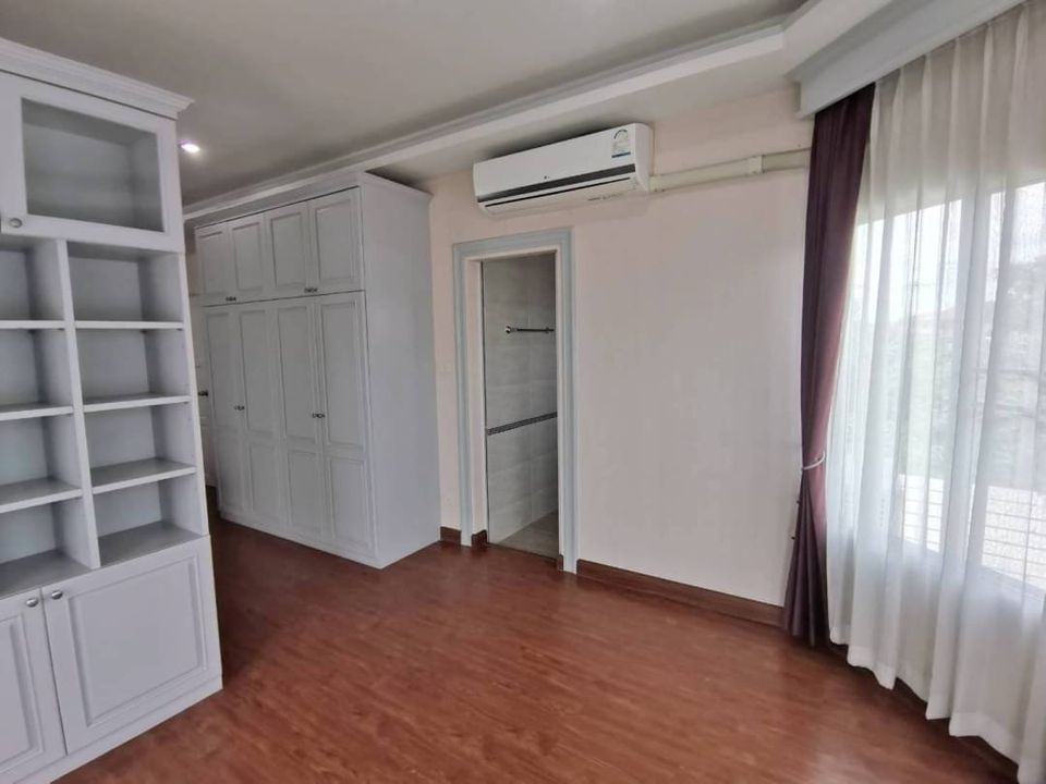 Thanaporn Park Home 5 - Image 8