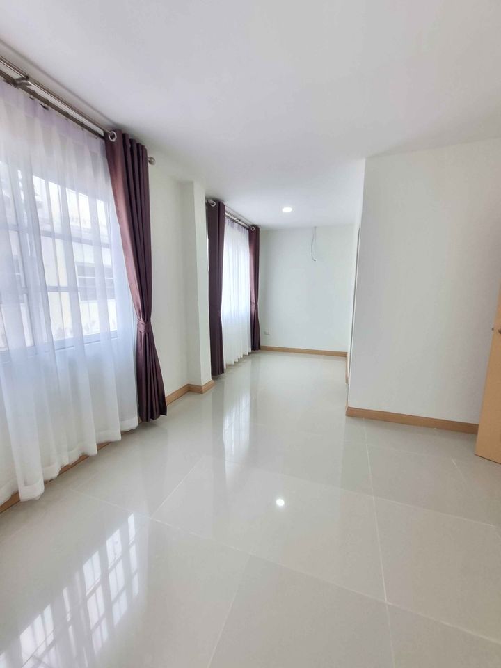 7 Bedroom Townhouse For Sale in Nong Chaeng, Bueng Sam Phan, Phetchabun - Image 6