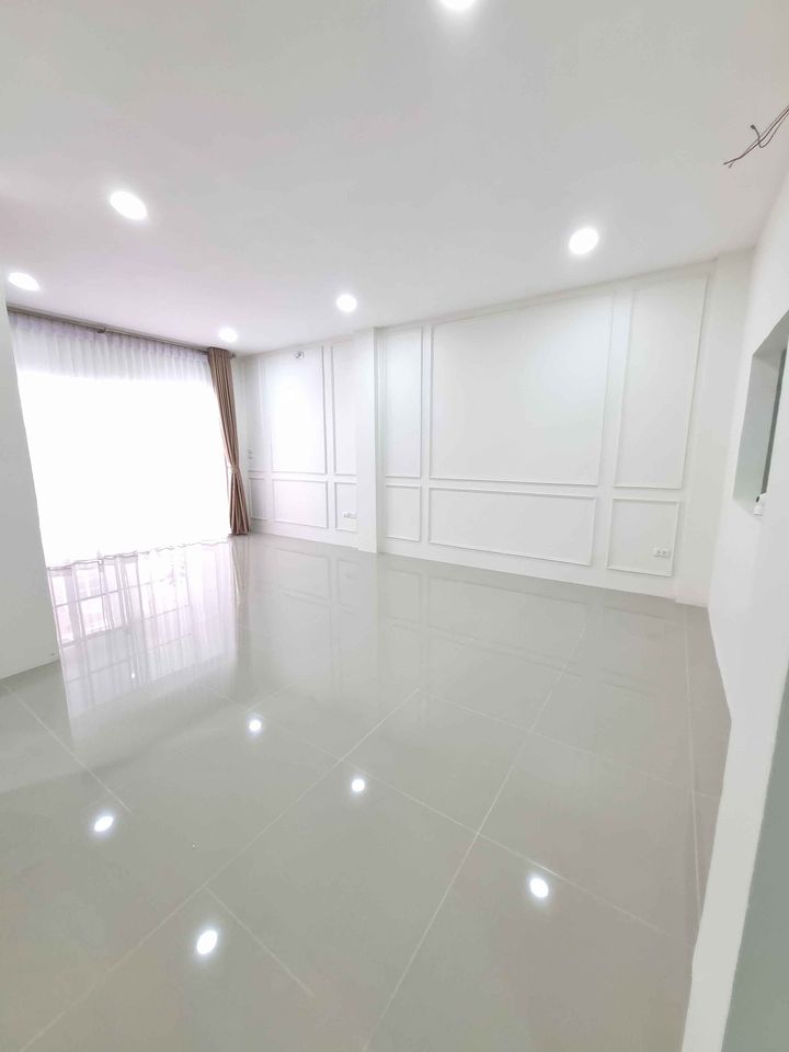 7 Bedroom Townhouse For Sale in Nong Chaeng, Bueng Sam Phan, Phetchabun - Image 4