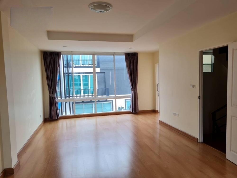 4 卧室 联排别墅  在  - Image 6