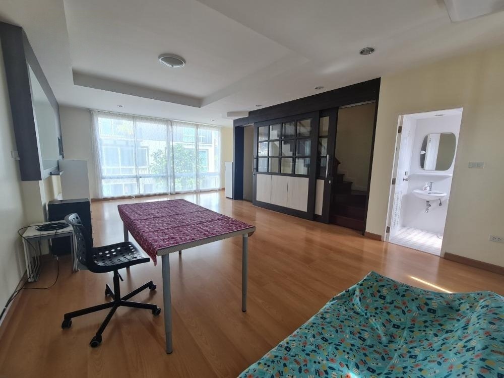 4 卧室 联排别墅  在  - Image 3