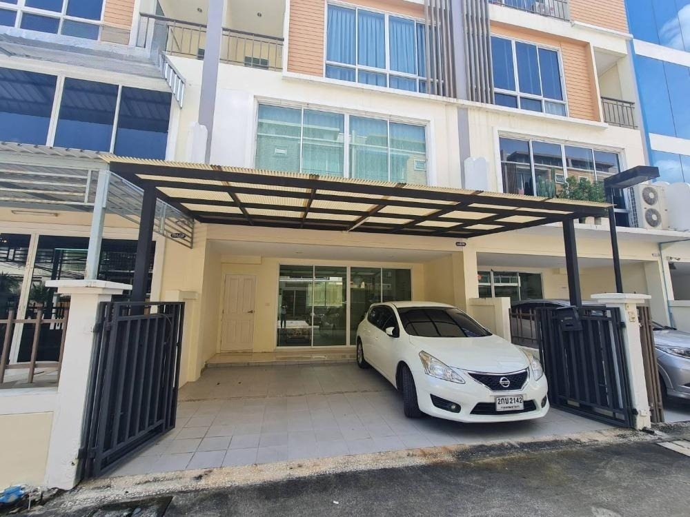 4 卧室 联排别墅  在  - Image 1