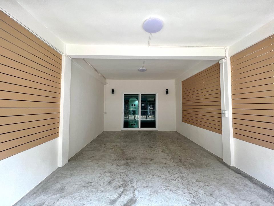2 Bedroom Condo  in Din Daeng, Din Daeng, Bangkok - Image 1