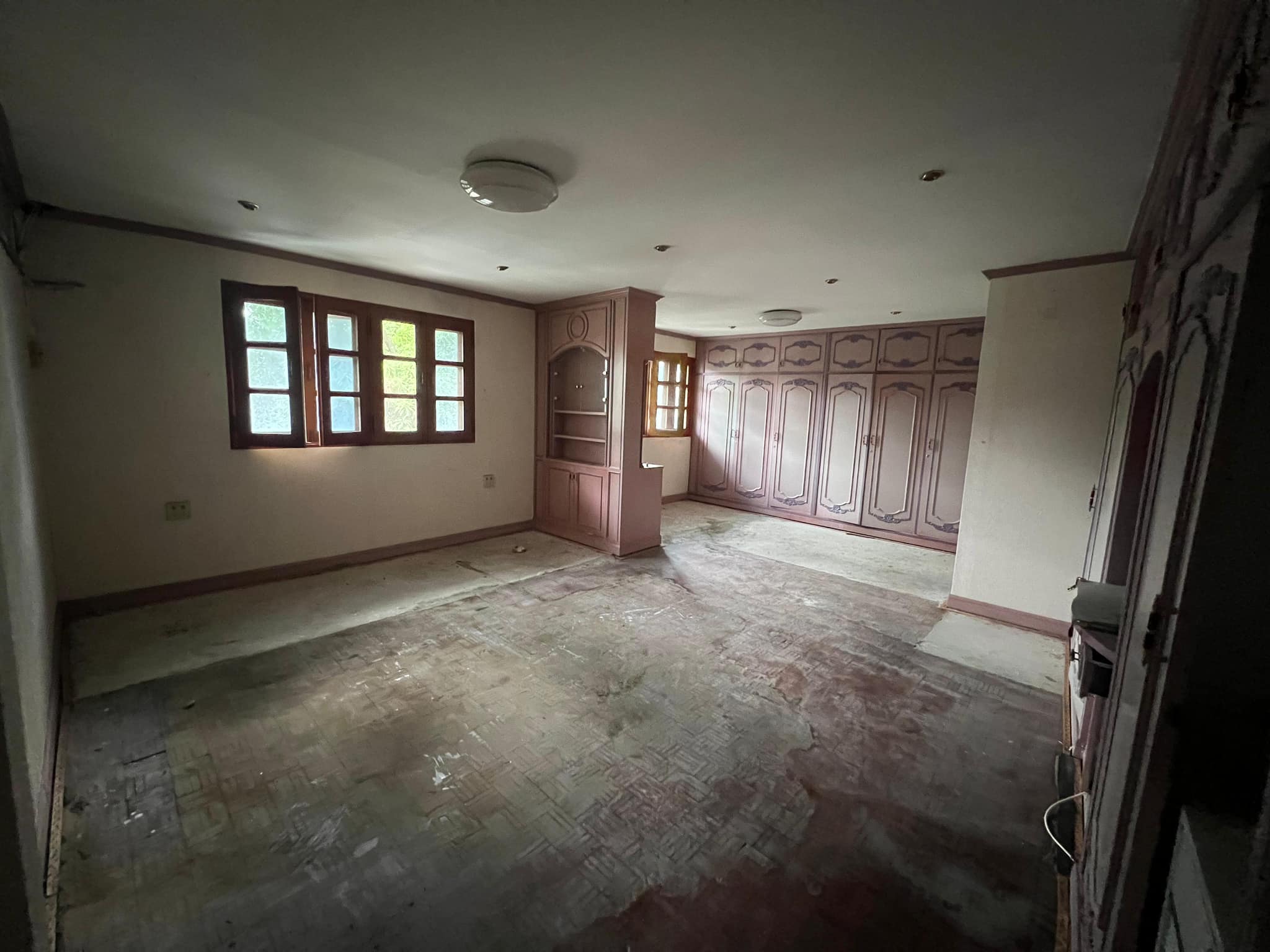 4 Bedroom Townhouse  in Khlong Tan, Khlong Toei, Bangkok - Image 21