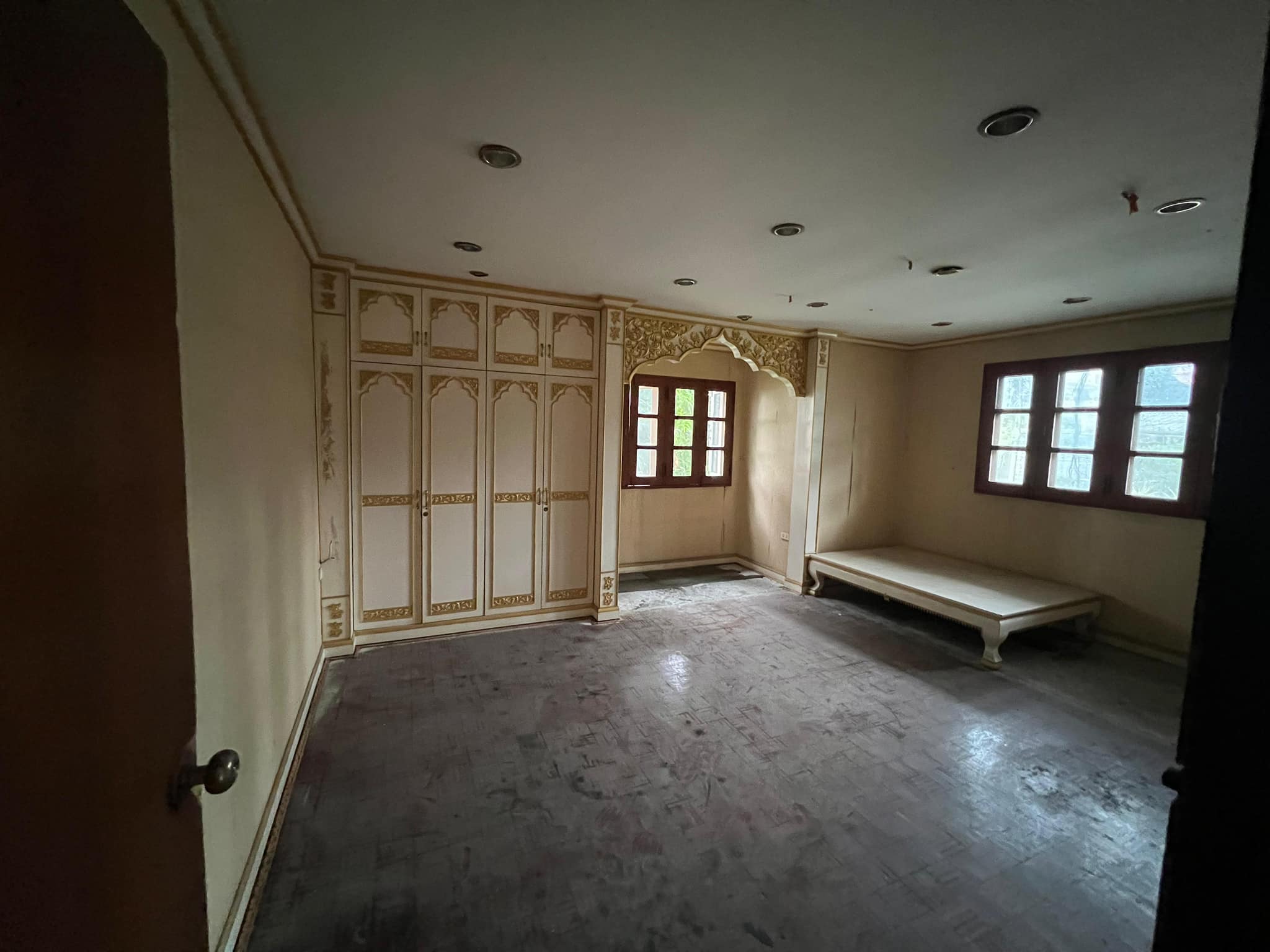 4 Bedroom Townhouse  in Khlong Tan, Khlong Toei, Bangkok - Image 14