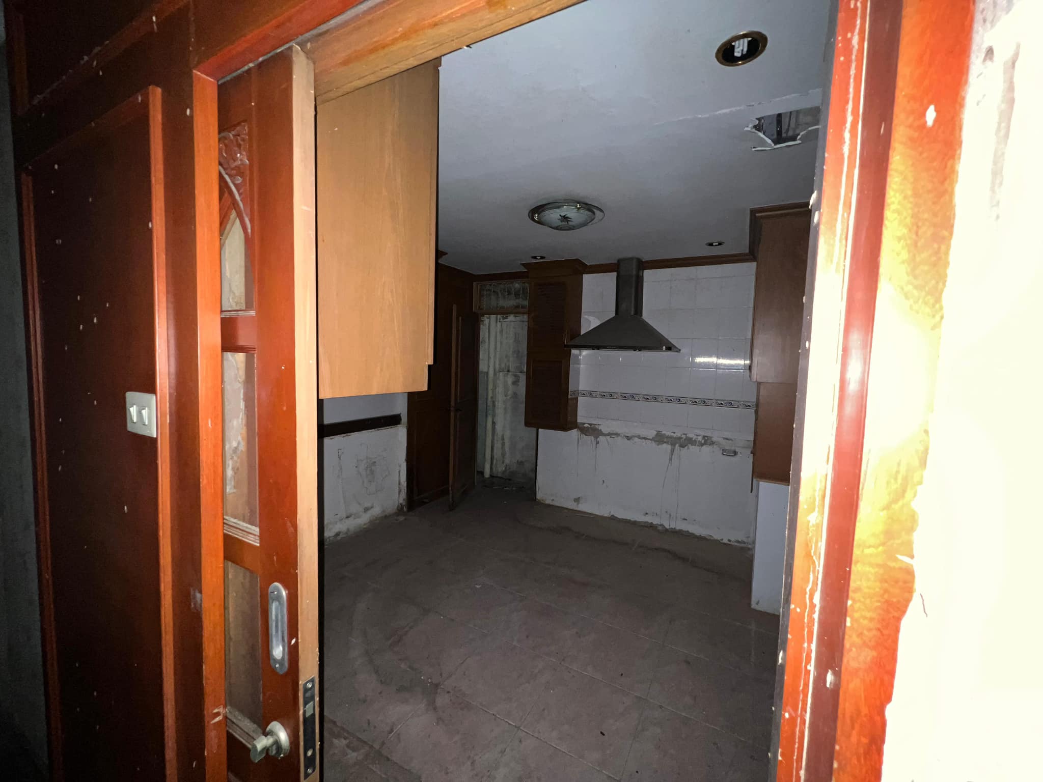 4 Bedroom Townhouse  in Khlong Tan, Khlong Toei, Bangkok - Image 10