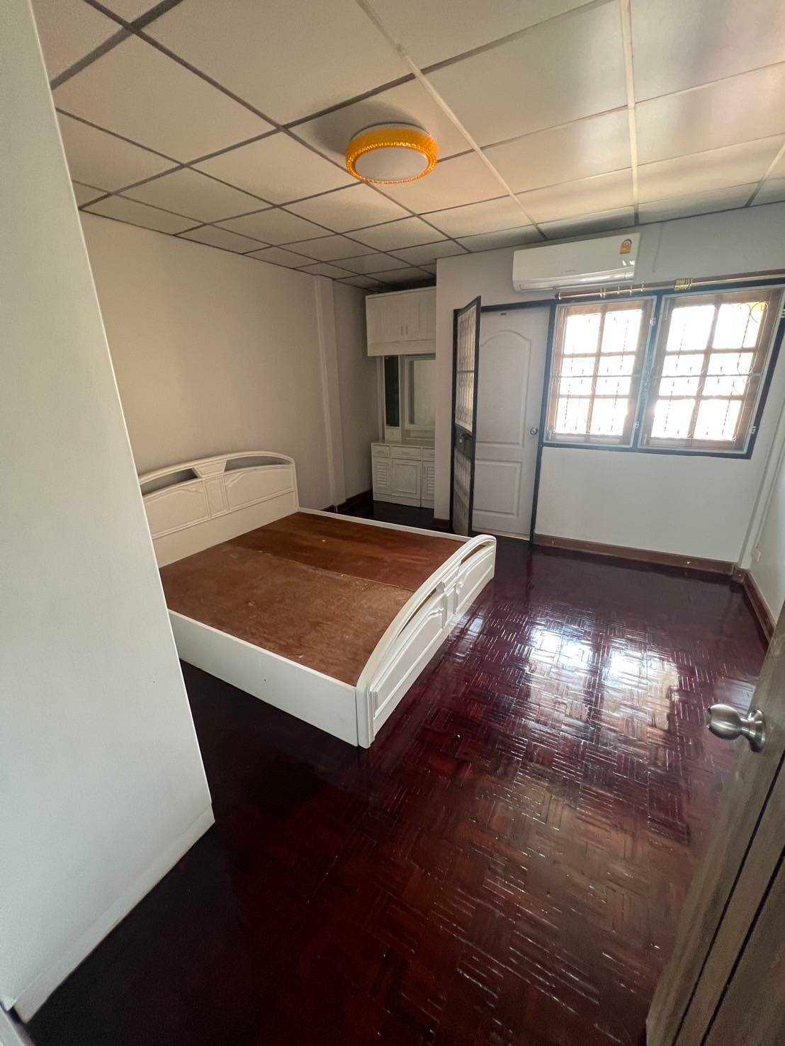 2 卧室 联排别墅  在  - Image 4