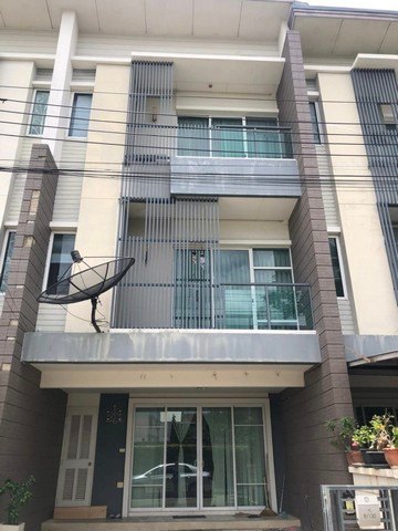 ทาวน์ อเวนิว ศรีนครินทร์ - Image 1