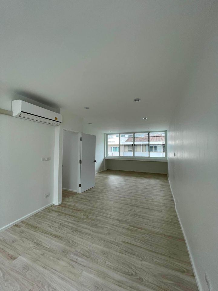3 ห้องนอน ทาวน์เฮาส์ สำหรับเช่า ใน ทุ่งมหาเมฆ, สาทร, กรุงเทพมหานคร - Image 5