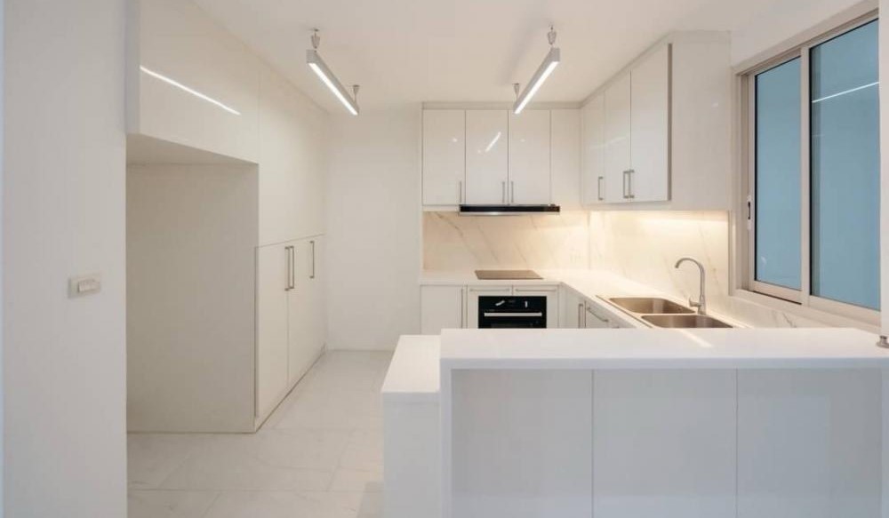 4 Bedroom Townhouse For Sale in Khlong Toei Nuea, Vadhana, Bangkok - Image 4