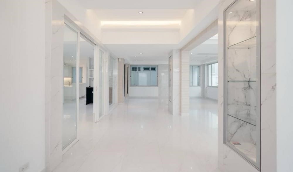 4 Bedroom Townhouse For Sale in Khlong Toei Nuea, Vadhana, Bangkok - Image 5