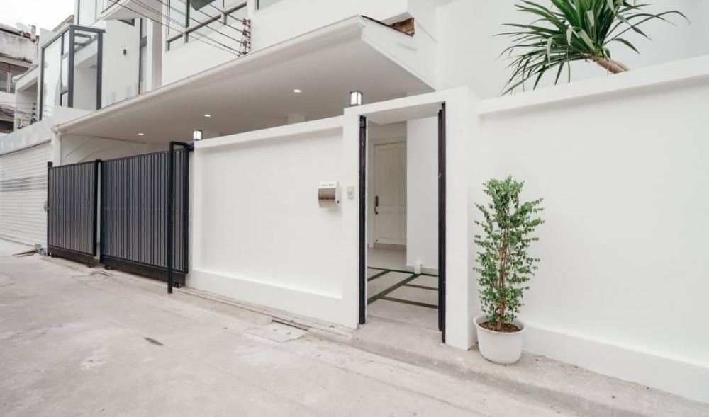 4 Bedroom Townhouse For Sale in Khlong Toei Nuea, Vadhana, Bangkok - Image 15
