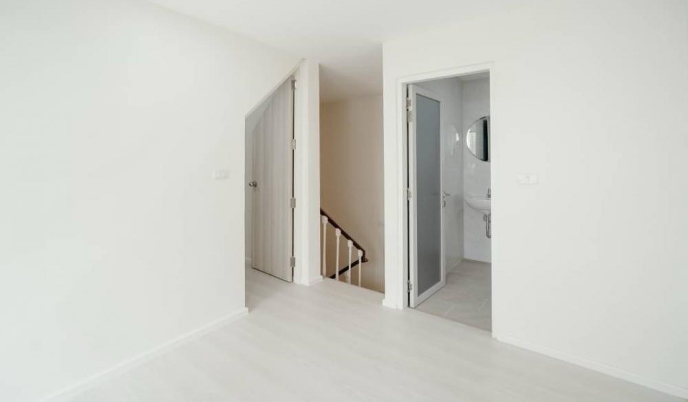 4 Bedroom Townhouse For Sale in Khlong Toei Nuea, Vadhana, Bangkok - Image 9