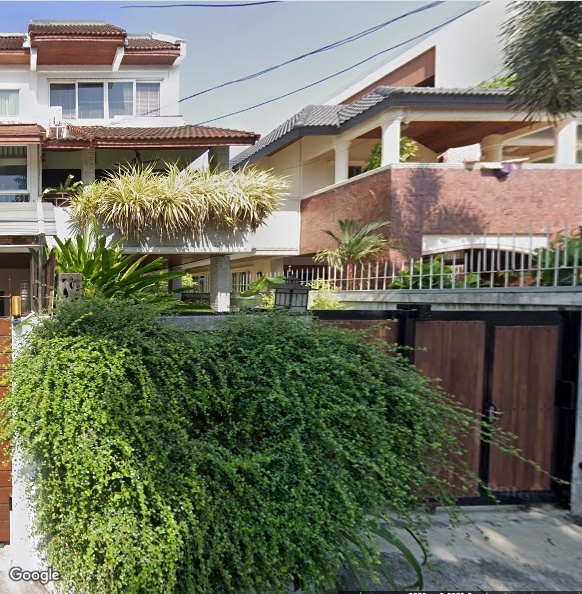 4 Bedroom Townhouse For Sale in Phra Khanong Nuea, Vadhana, Bangkok - Image 1