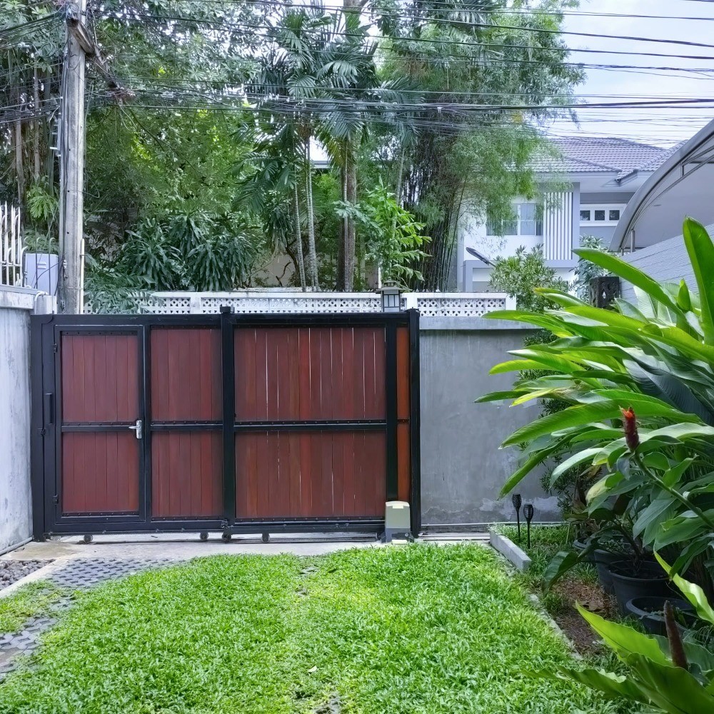 4 Bedroom Townhouse For Sale in Phra Khanong Nuea, Vadhana, Bangkok - Image 12