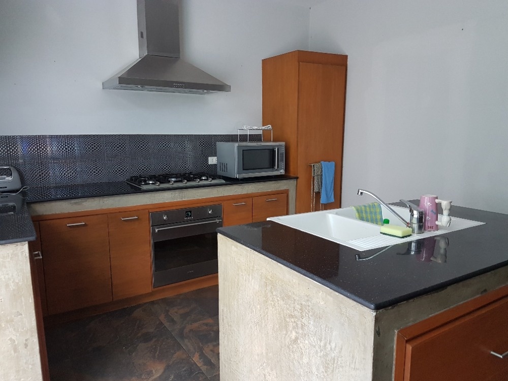 4 Bedroom Townhouse For Sale in Phra Khanong Nuea, Vadhana, Bangkok - Image 3