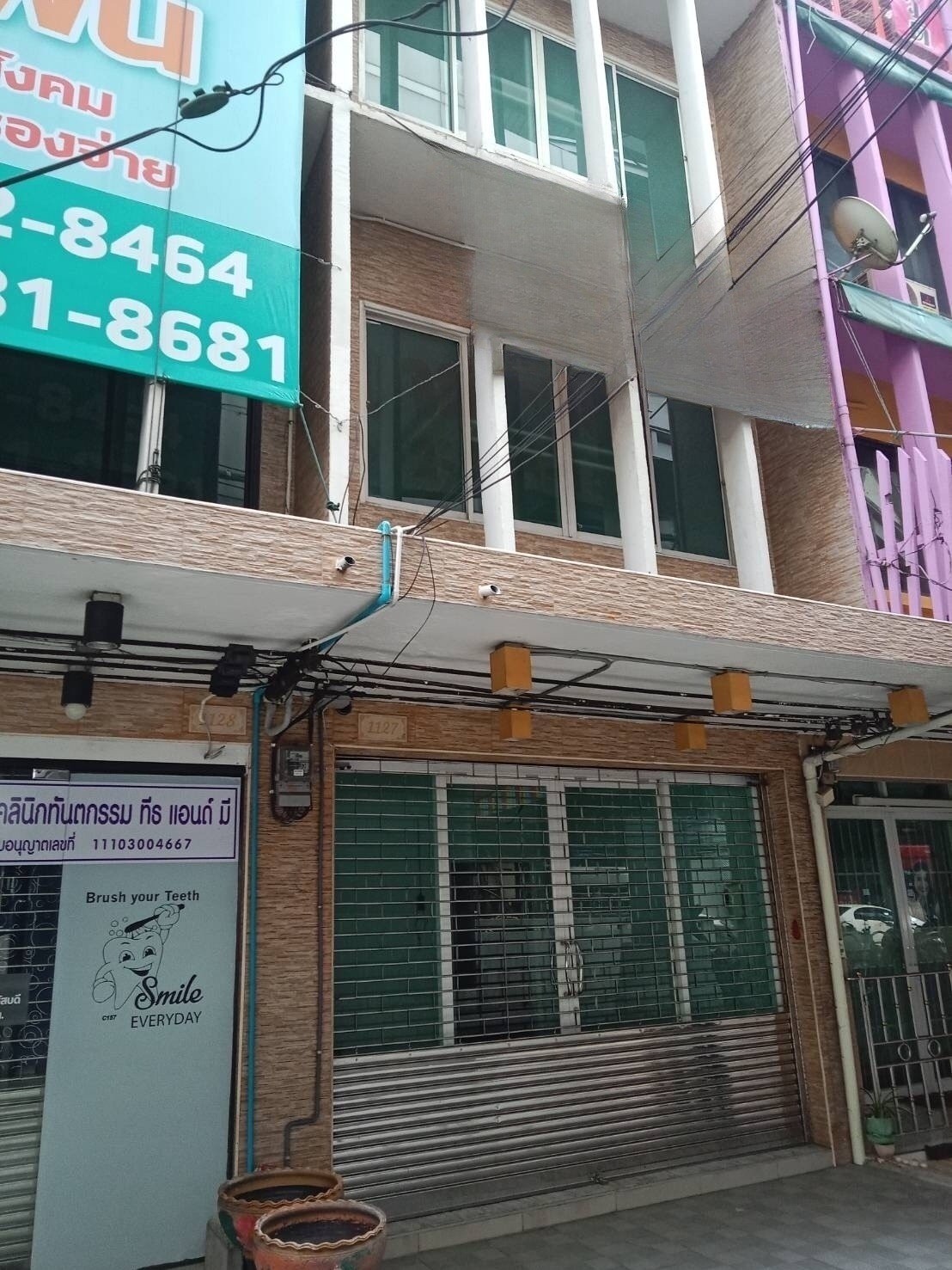2 Bedroom Townhouse For Sale in Thepharak, Mueang Samut Prakan, Samut Prakan - Image 1