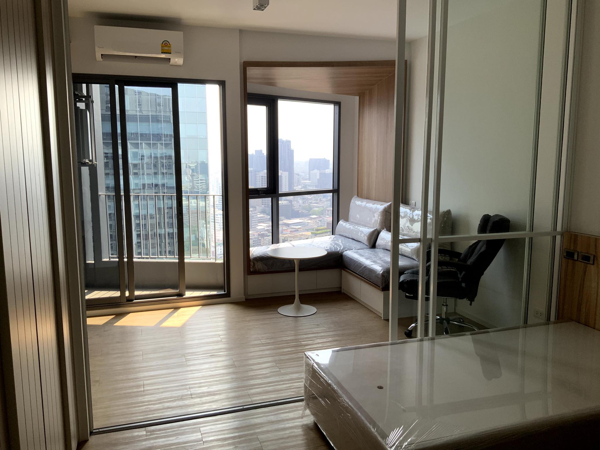 1 Bedroom Condo For Sale in Wang Mai, Pathum Wan, Bangkok - Image 1
