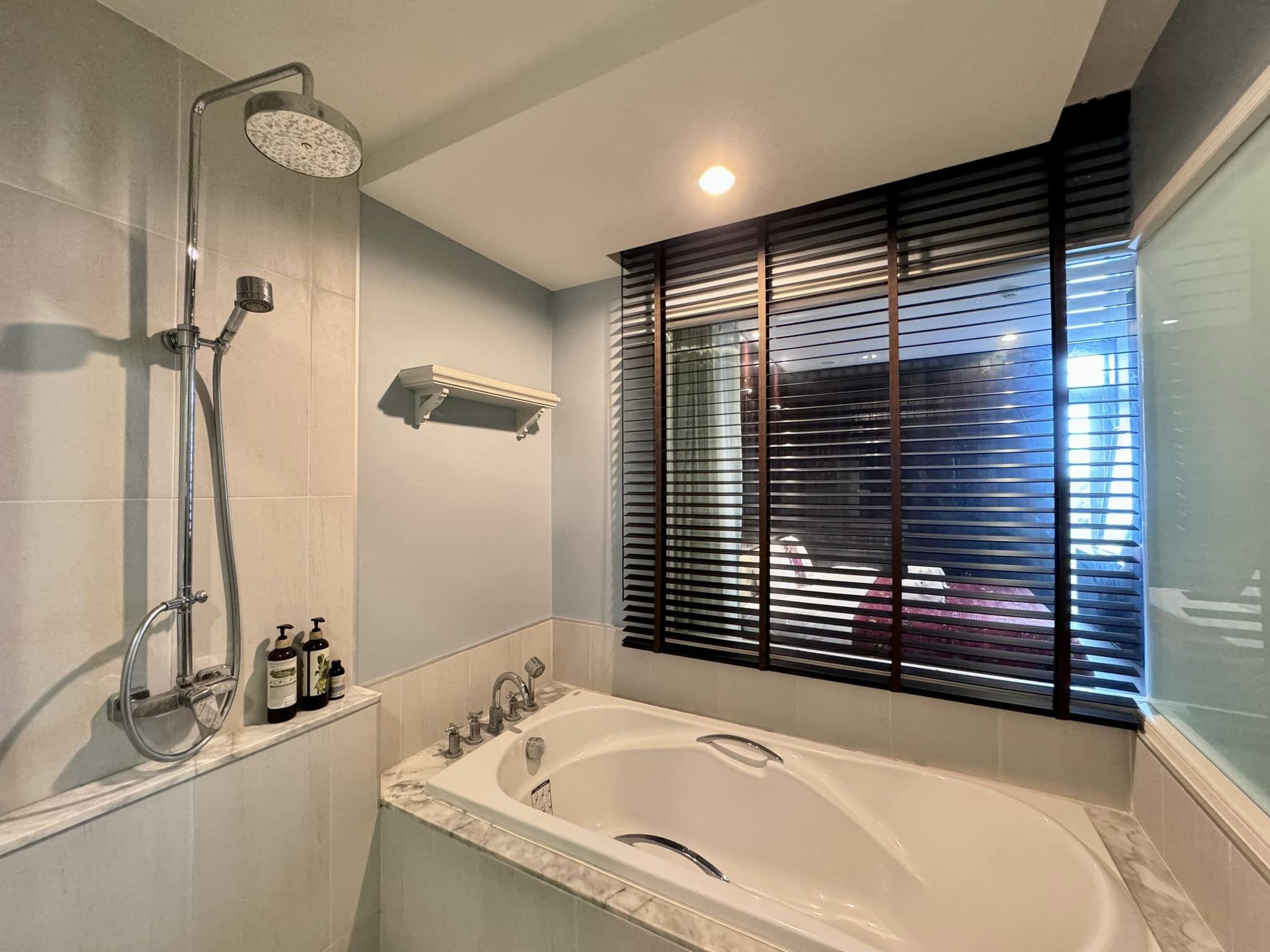 The Unique Condo @Koomuang - Image 2