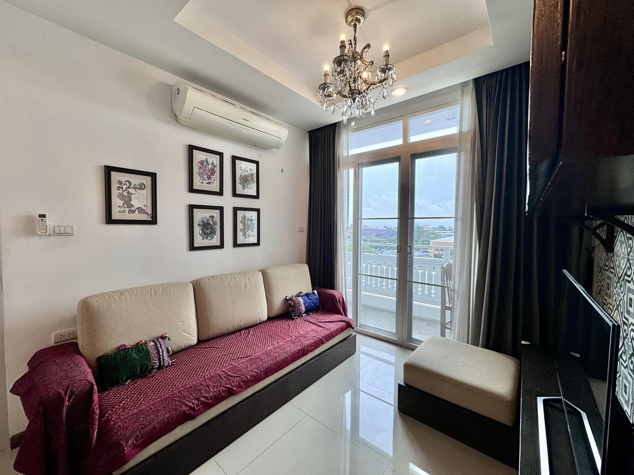 The Unique Condo @Koomuang - Image 1
