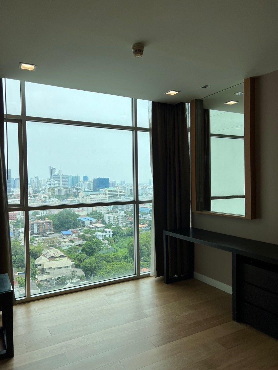 Urbana Sathon - Image 4