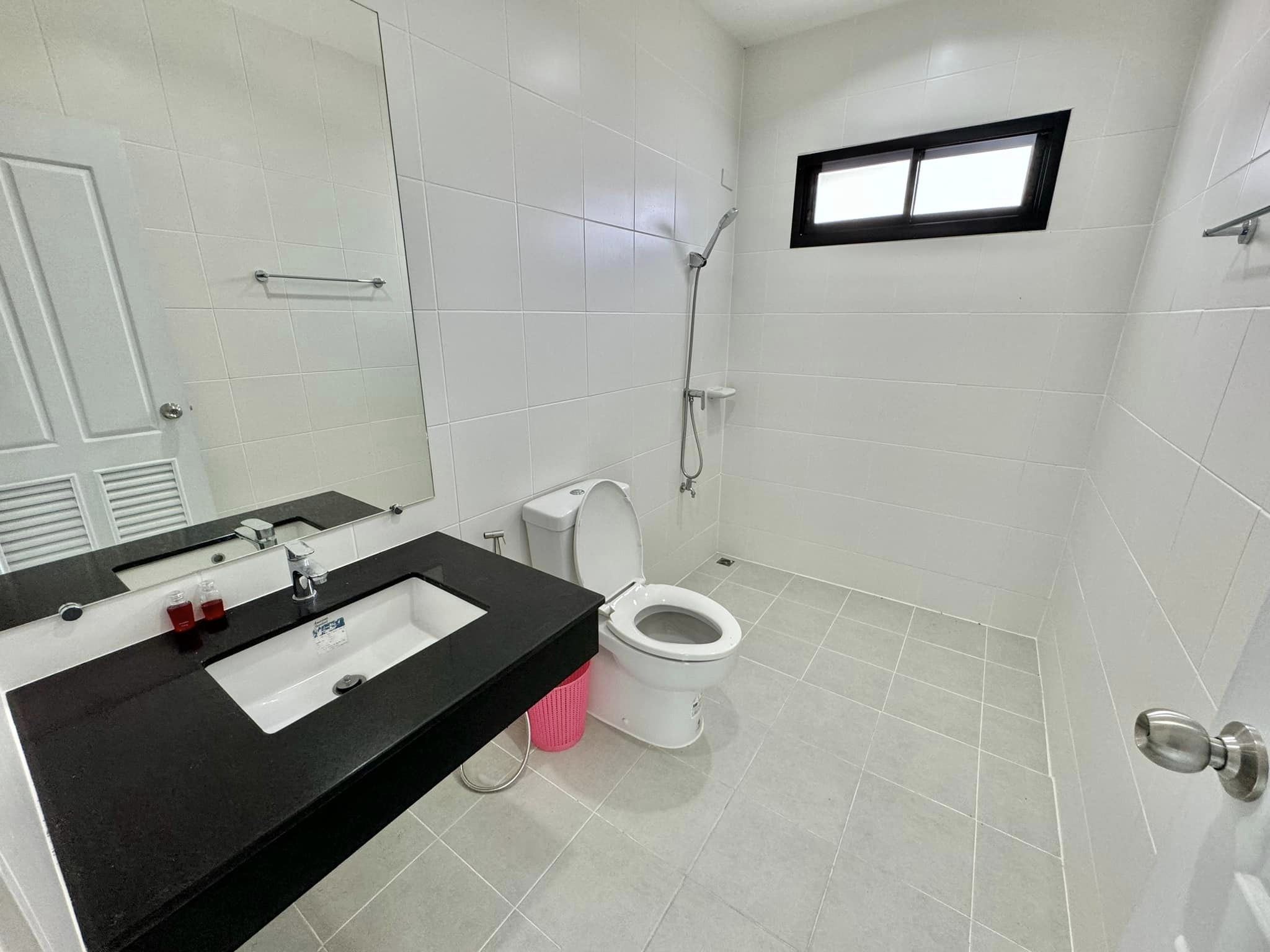 3 卧室 独立房屋  在  - Image 9