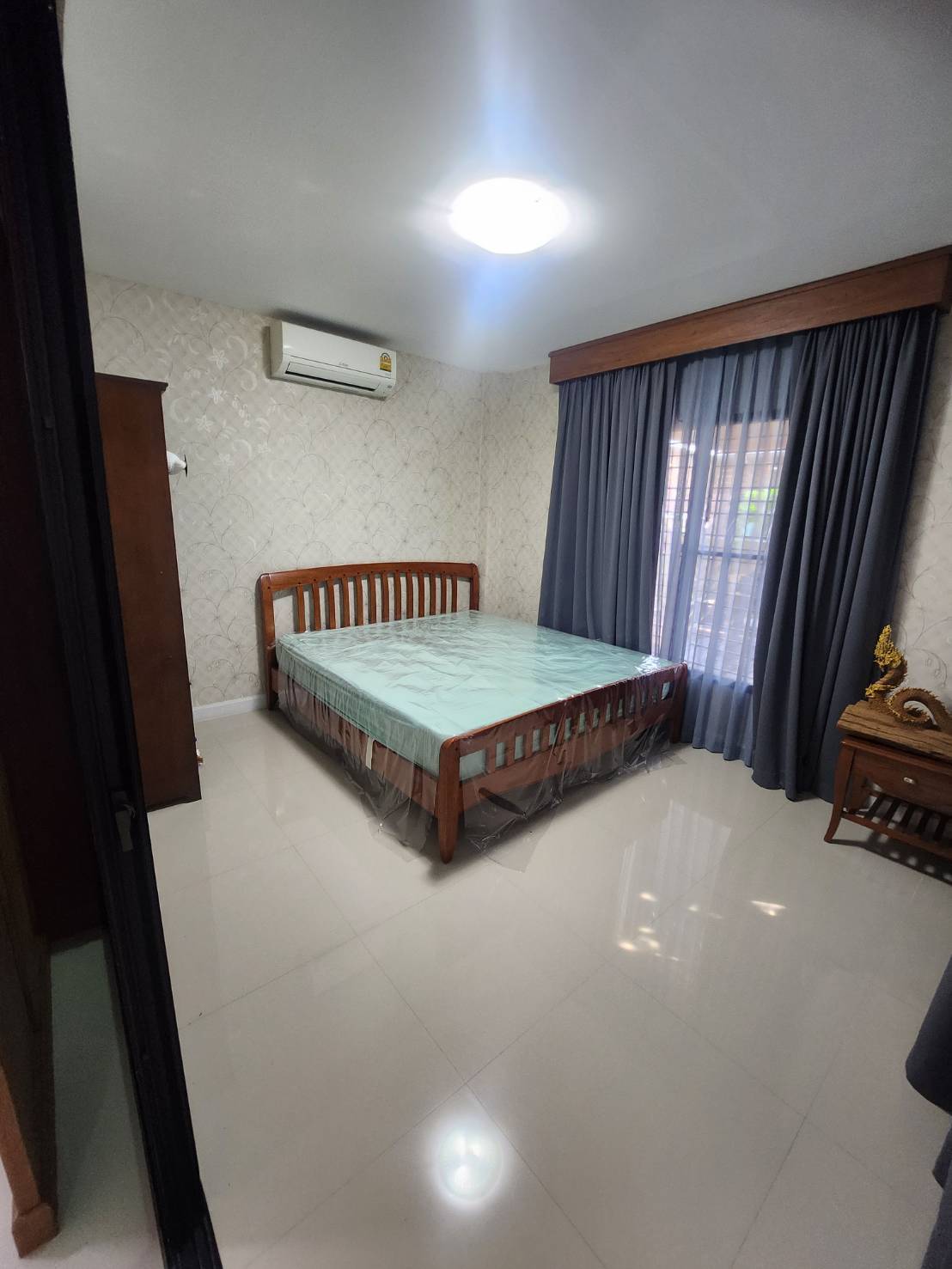 Vararom Premium City Hall - Image 7