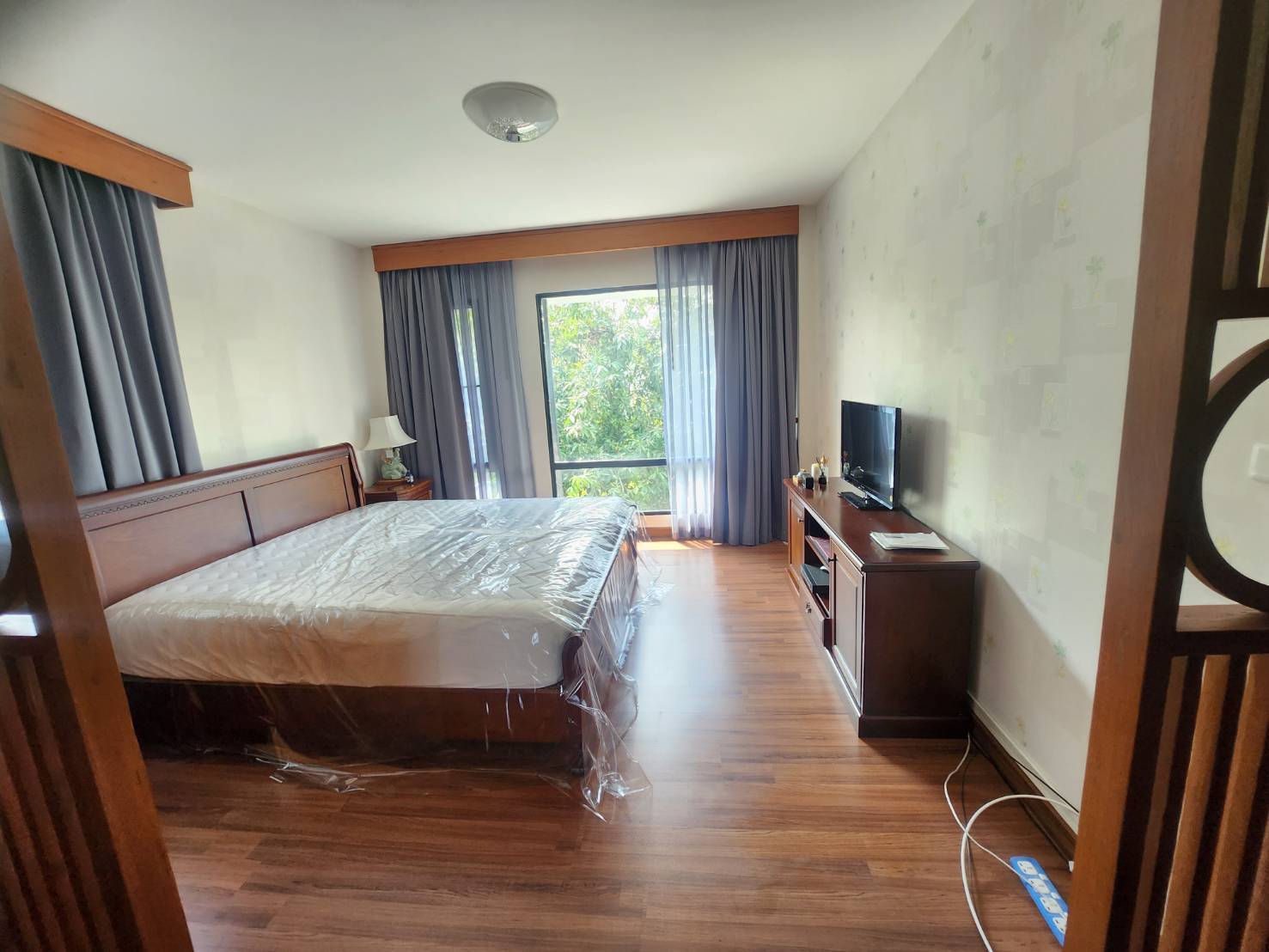 Vararom Premium City Hall - Image 12