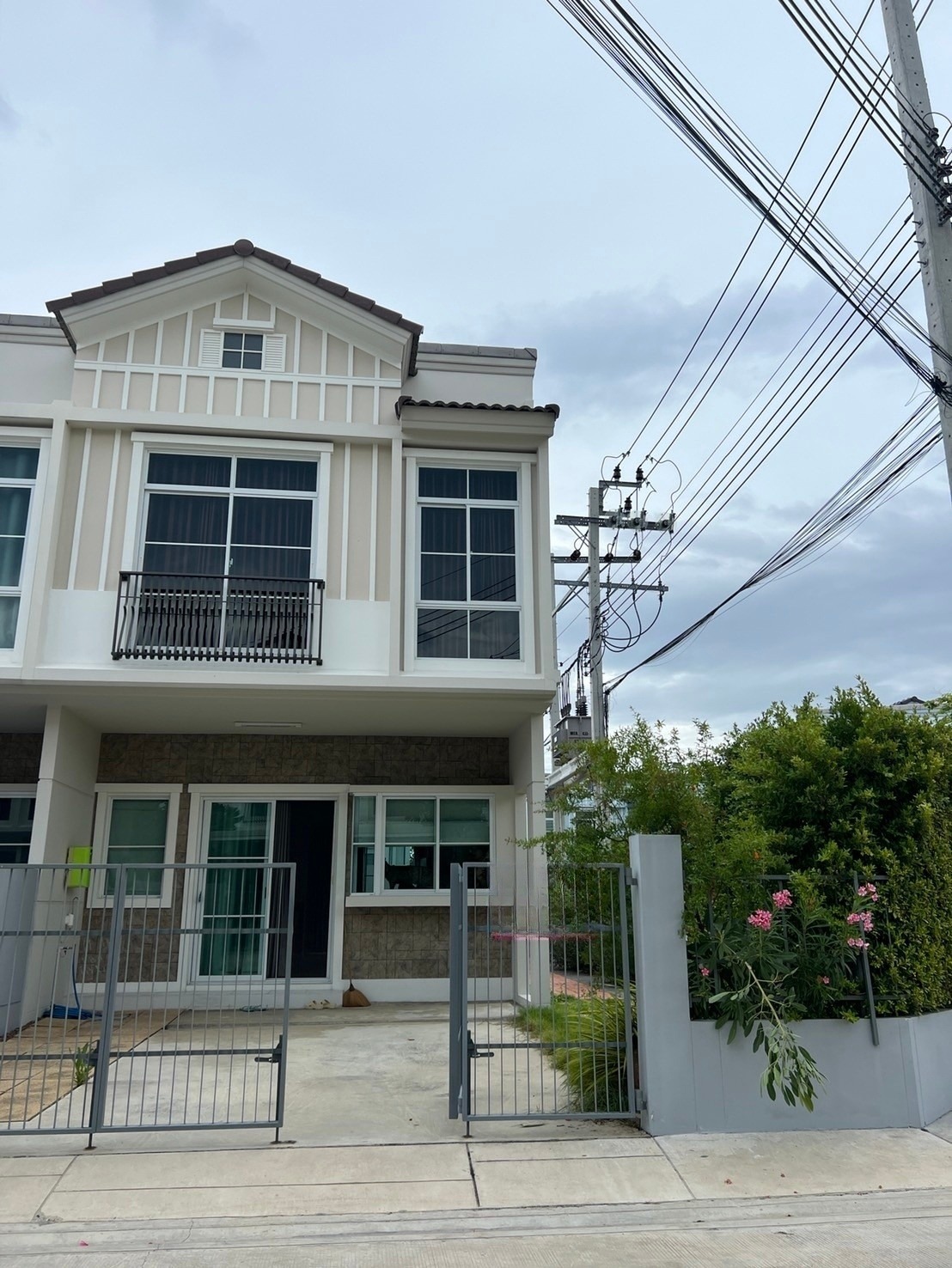 3 Bedroom Townhouse For Sale in Bang Kaeo, Bang Phli, Samut Prakan - Image 1