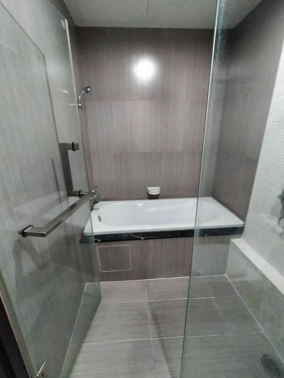 2 Bedroom Condo For Sale in Khlong Tan Nuea, Vadhana, Bangkok - Image 9