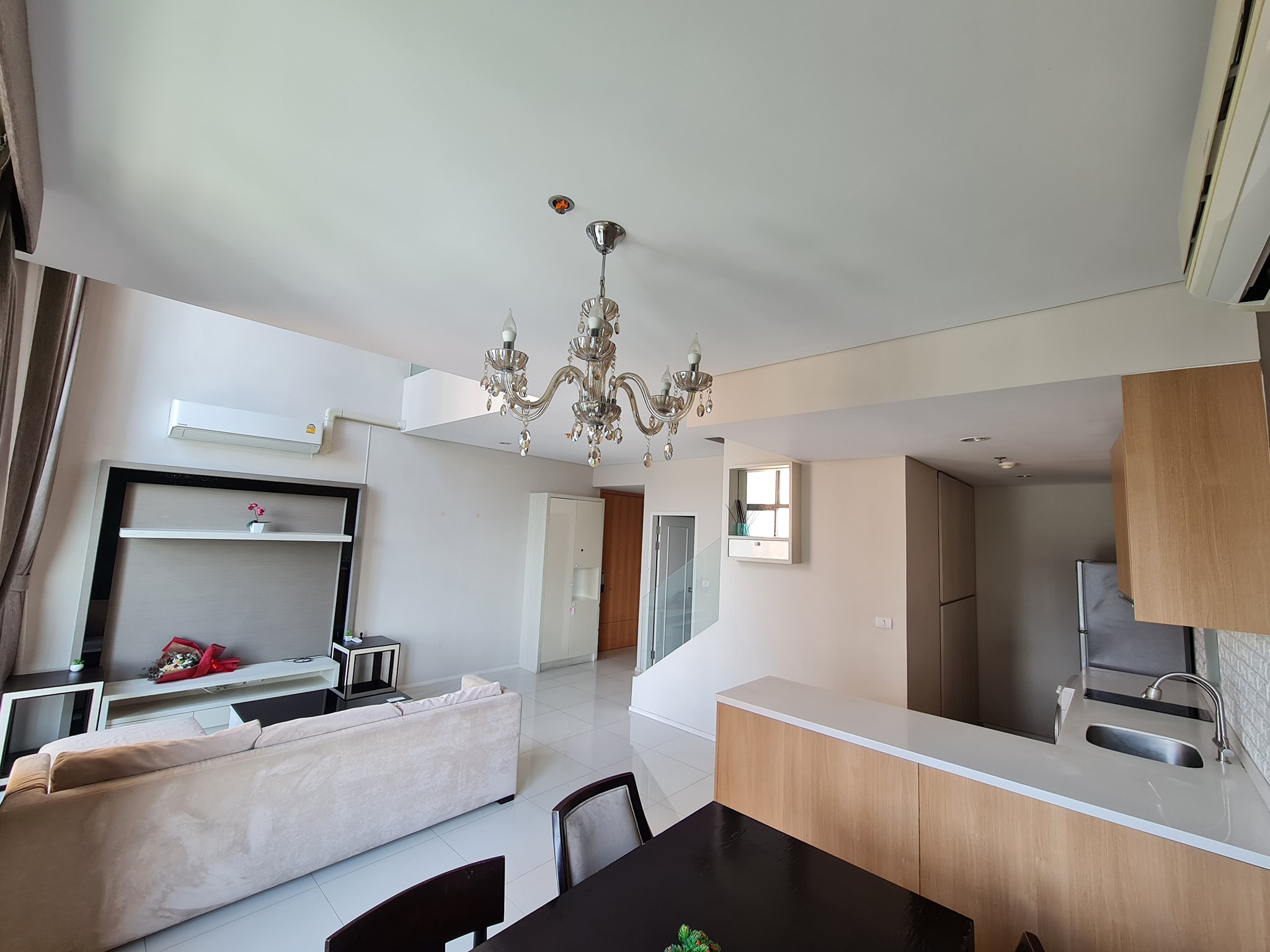 Villa Asoke Condominium - Image 1