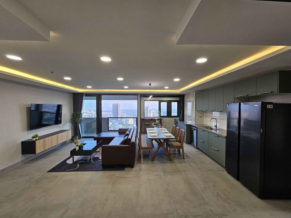 Waterford Diamond Tower - Image 7