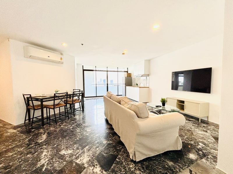 The Waterford Park Sukhumvit 53 - Image 1