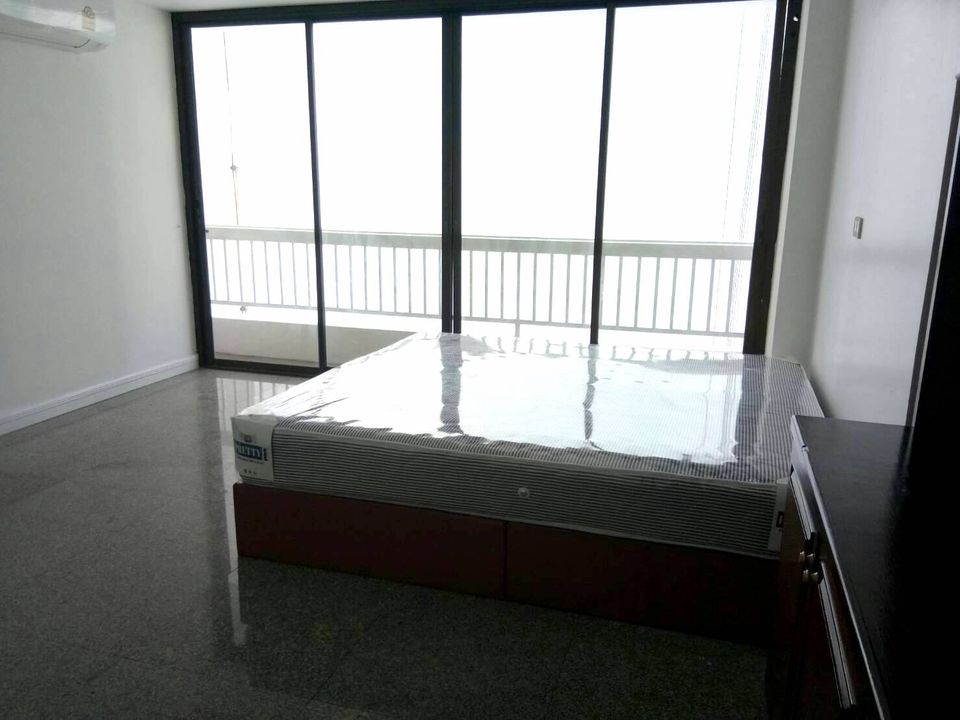 The Waterford Condominium - Image 18