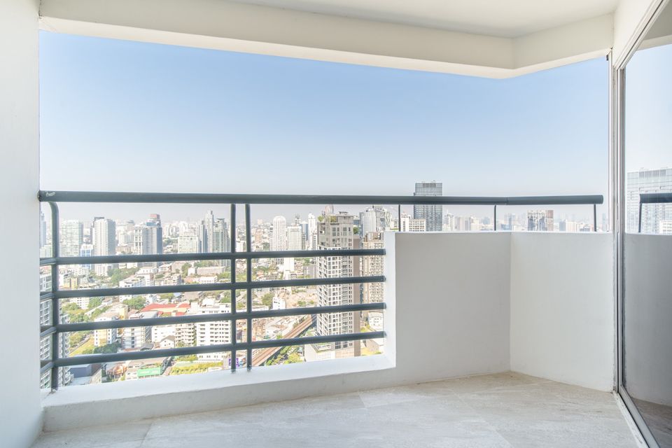 1 Bedroom Condo For Sale in Khlong Tan, Khlong Toei, Bangkok - Image 6