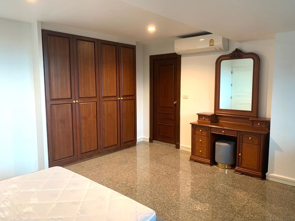 The Waterford Condominium - Image 5