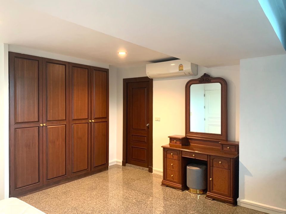 The Waterford Condominium - Image 16