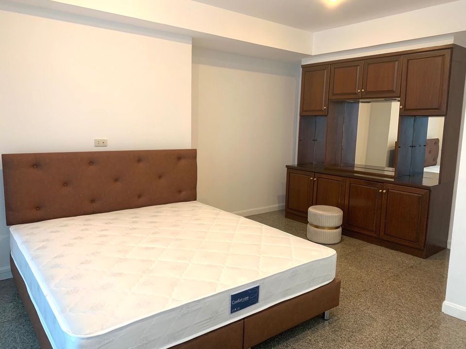 The Waterford Condominium - Image 6