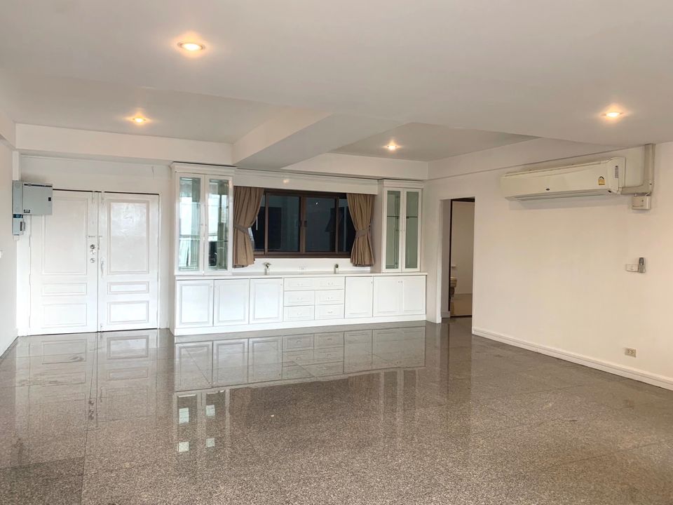 The Waterford Condominium - Image 13