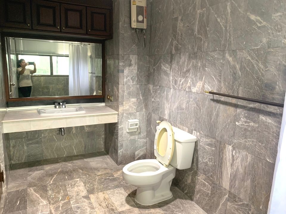 The Waterford Condominium - Image 20