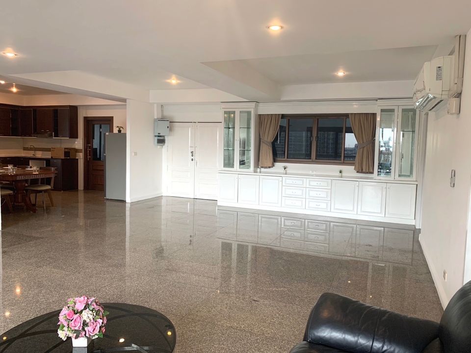 The Waterford Condominium - Image 8
