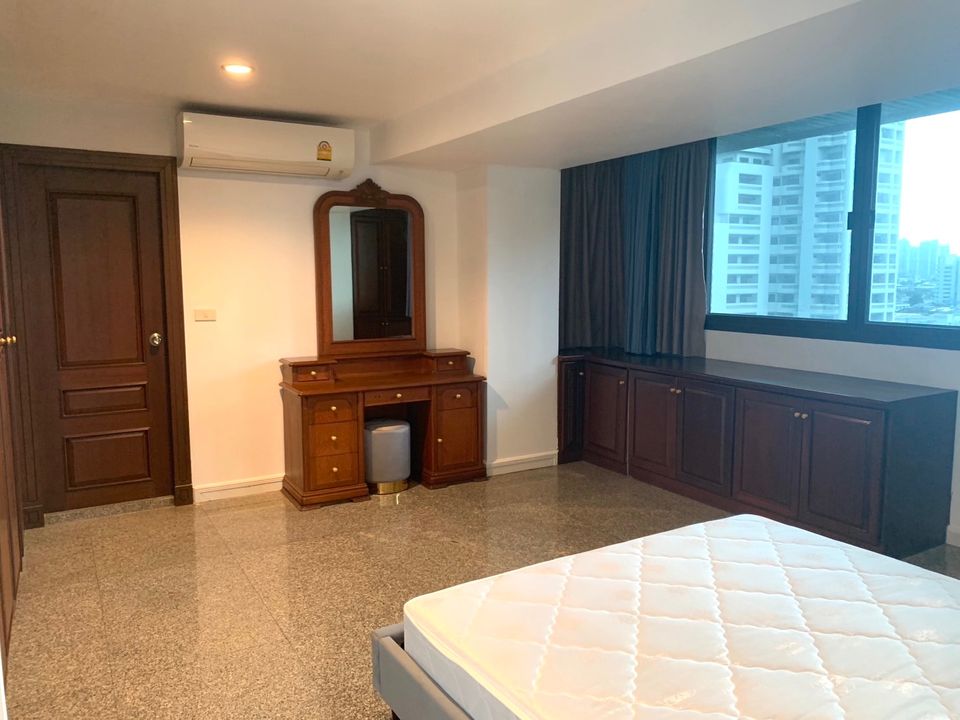 The Waterford Condominium - Image 21