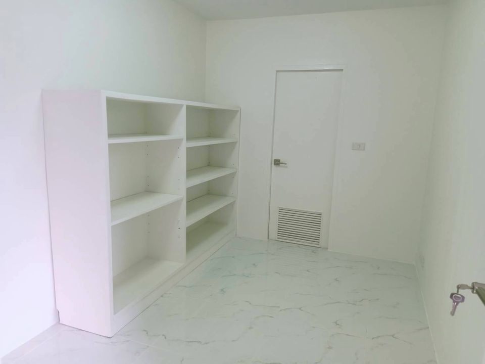 The Waterford Condominium - Image 11